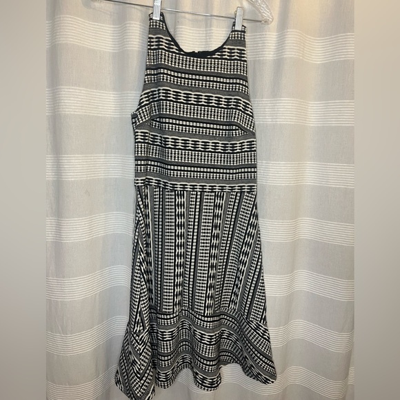 Woman’s size 4 flirty black and white tank dress by Loft - Picture 1 of 9